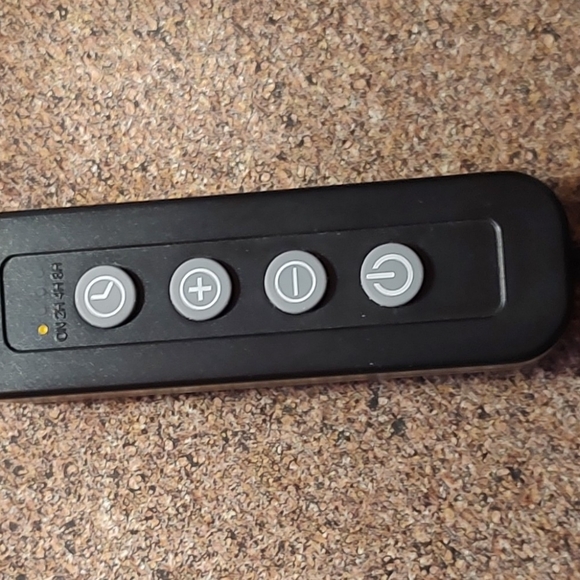 Briever Elegant Glass Candle Warmer with Wooden Base - Picture 4 of 4